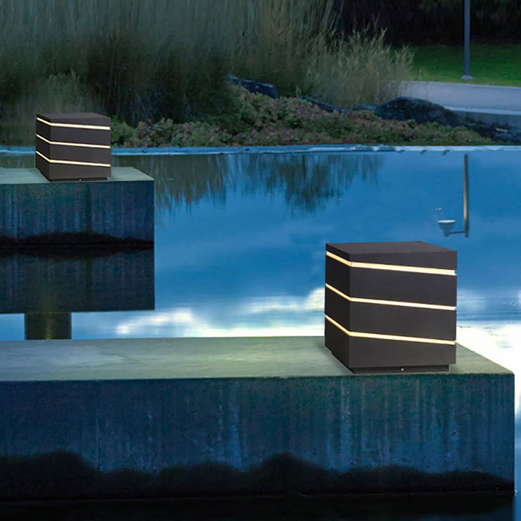 Wanderer Modern Linear Elegant Metal Outdoor Light