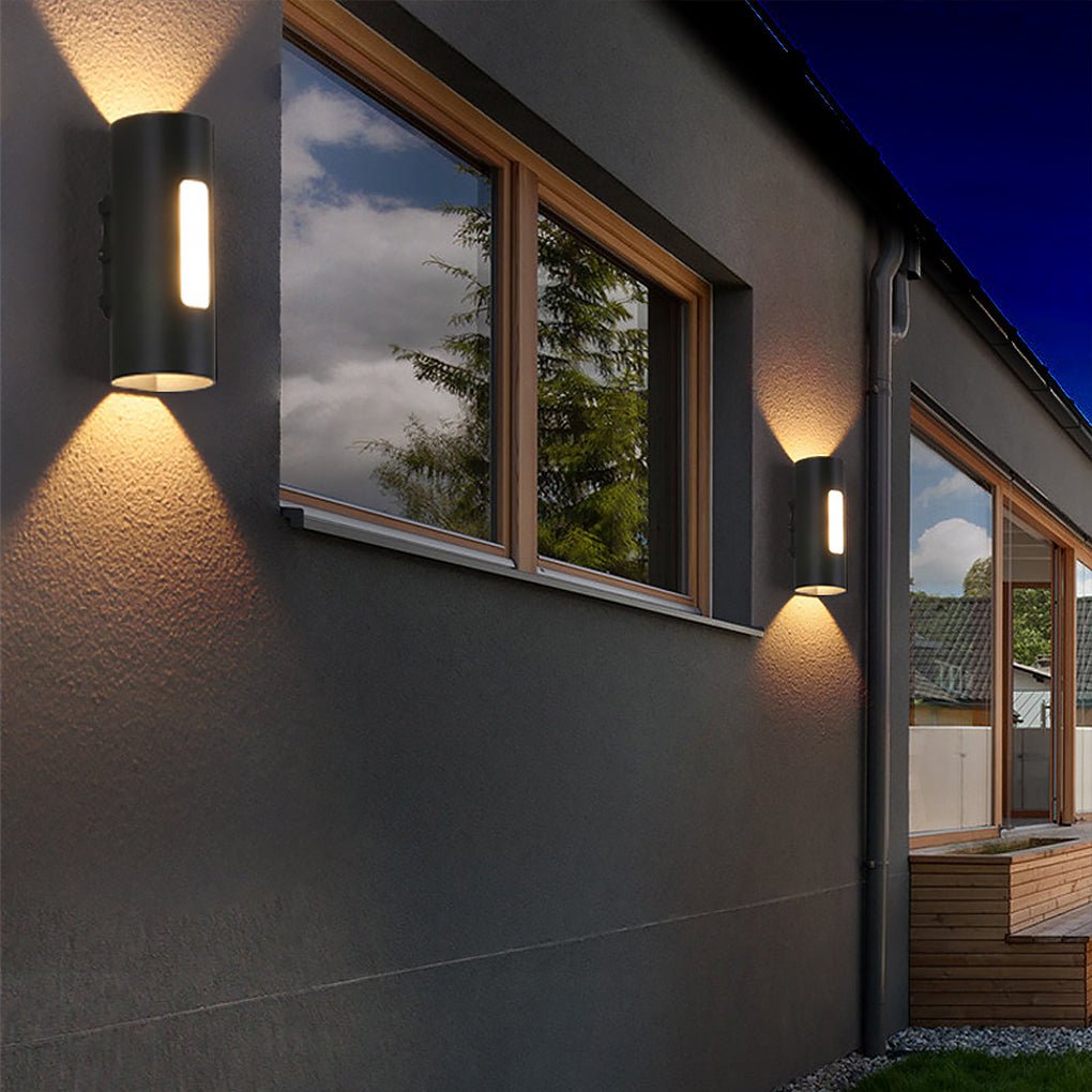 Pagaa Minimalist Garden Metal Outdoor Wall Light