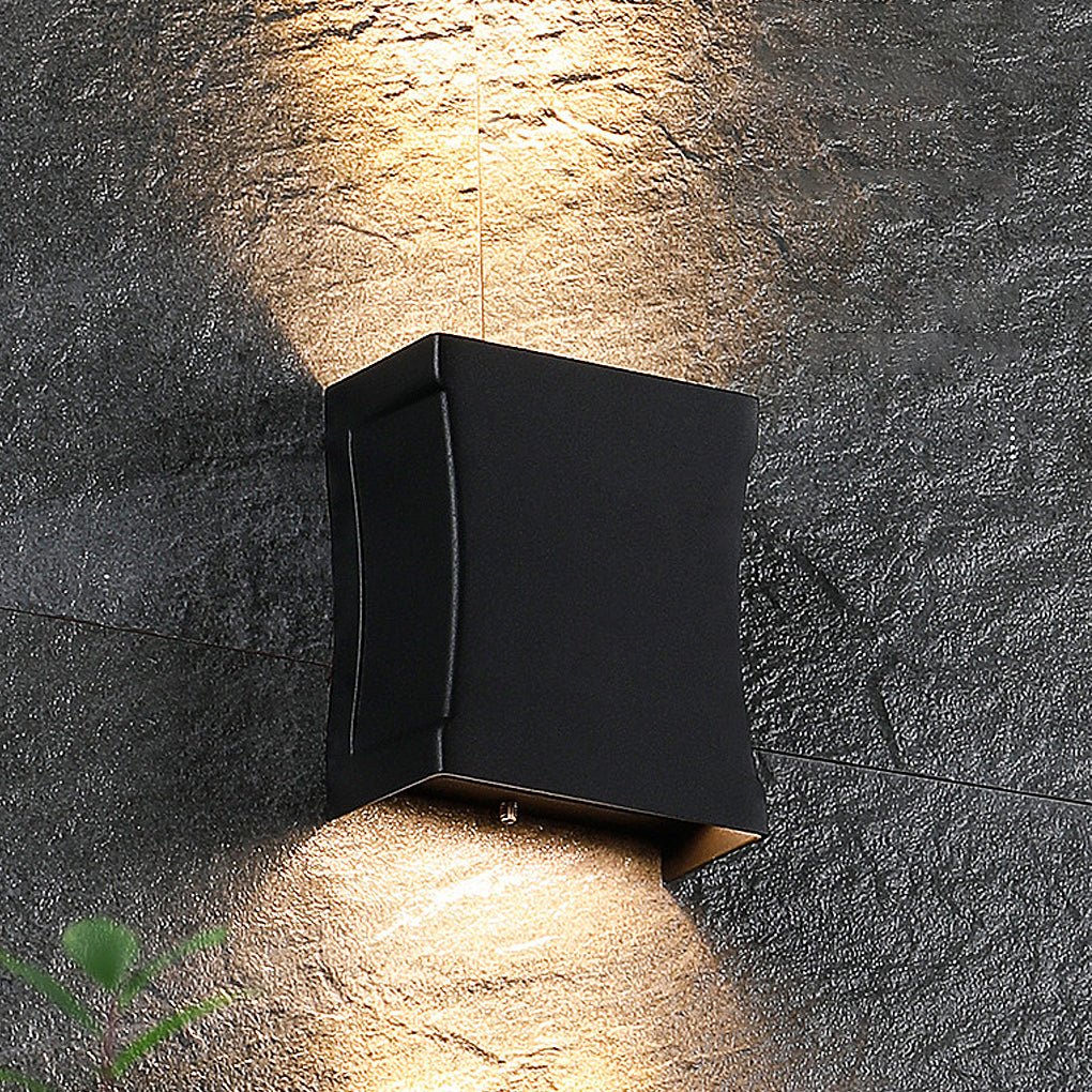 Lillin Classic Modern LED Aluminum Outdoor Wall Sconce